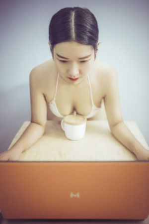 离婚少妇被白睡_国产剧完整在线观看