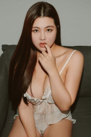 黑人玩欧美人三根一起进_未删减完整版